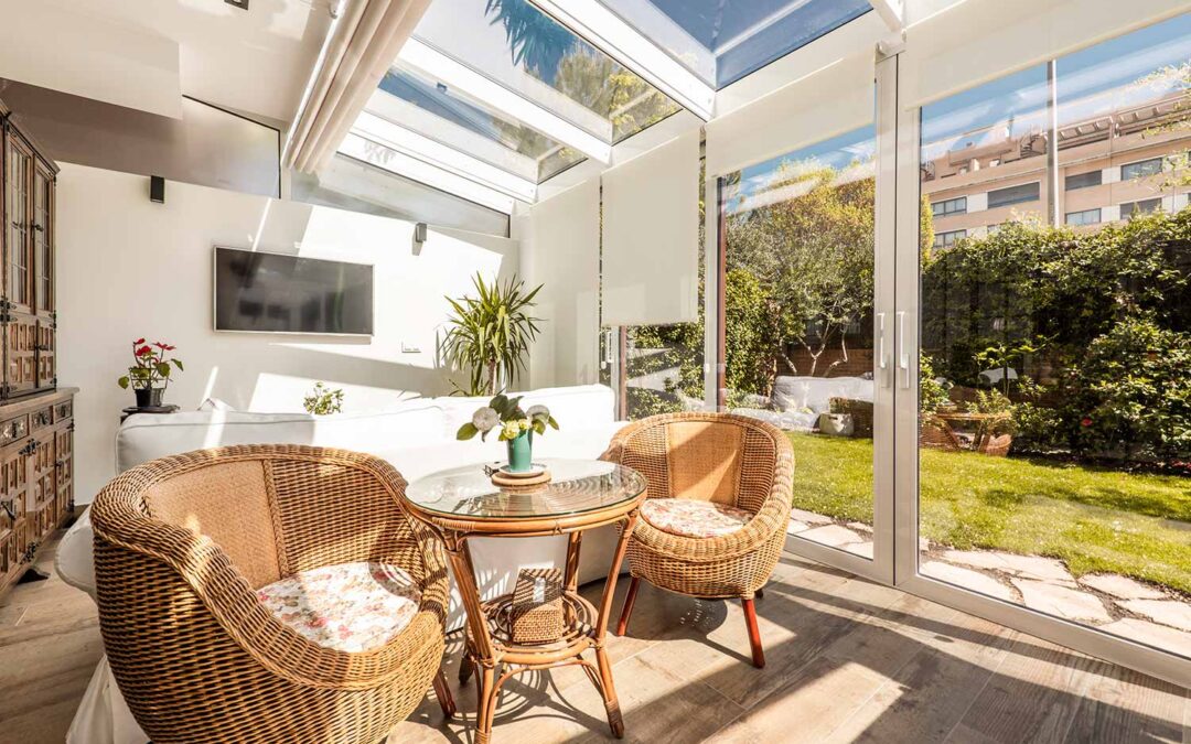 cerramiento-de-terraza-en-la-costa-brava-precio-normativa-y-opciones-basicas-para-tu-hogar